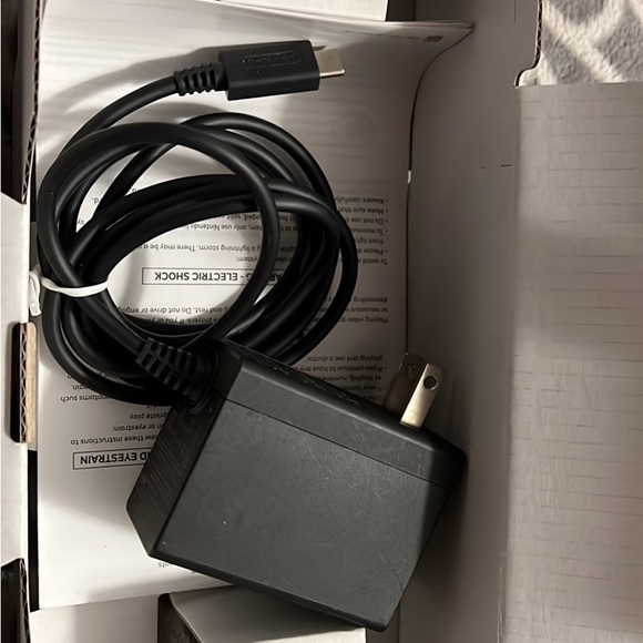 Nintendo Switch lite bundle with extra long charging cable - Picture 7 of 10